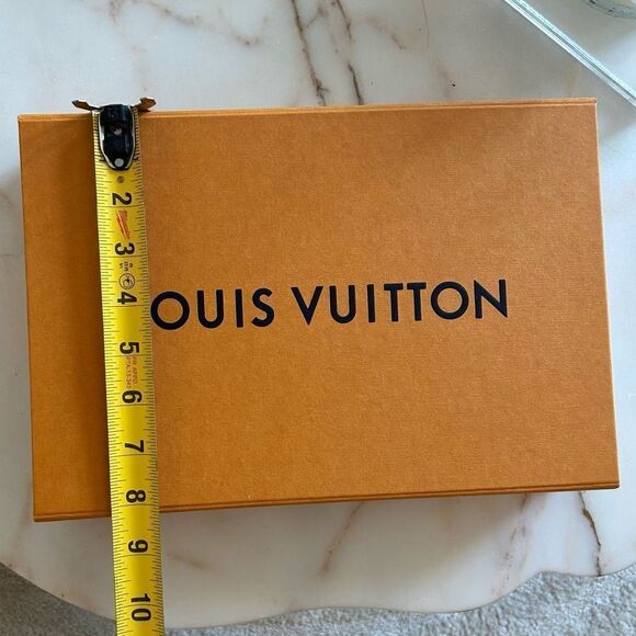 Louis Vuitton Gift Box - Picture 5 of 7